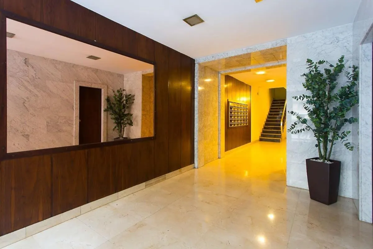 Ampersand - Bright 2-Bedroom Apartment Barcelona