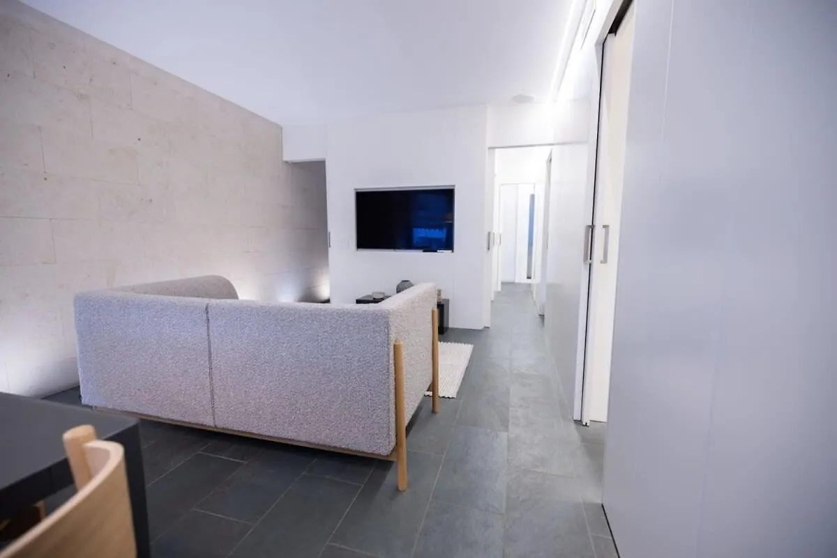 Ampersand - Bright 2-Bedroom Apartment Barcelona