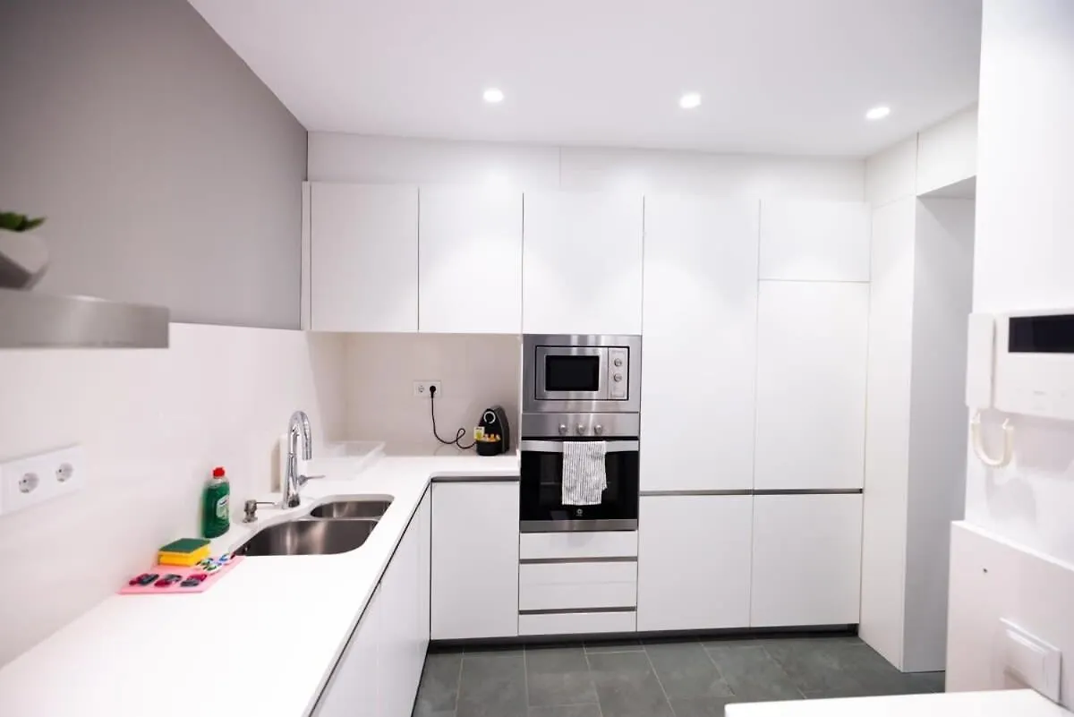 Ampersand - Bright 2-Bedroom Apartment Barcelona